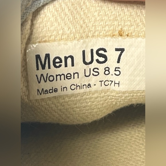 Vans Low Tops Shoes Lot of 2- Pink & Blue - Women’s Size 8.5 & Men’s Size 7 - Picture 9 of 16